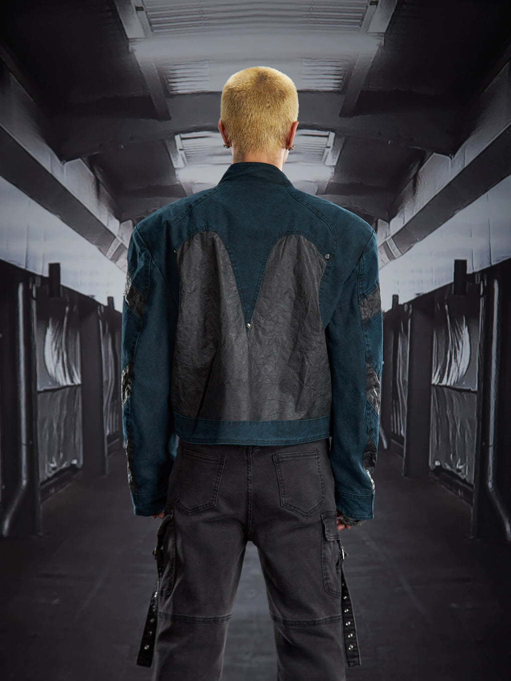 NUndefined Dark Stitching Short Loose Shoulder Padded Stand-up Collar Jacket