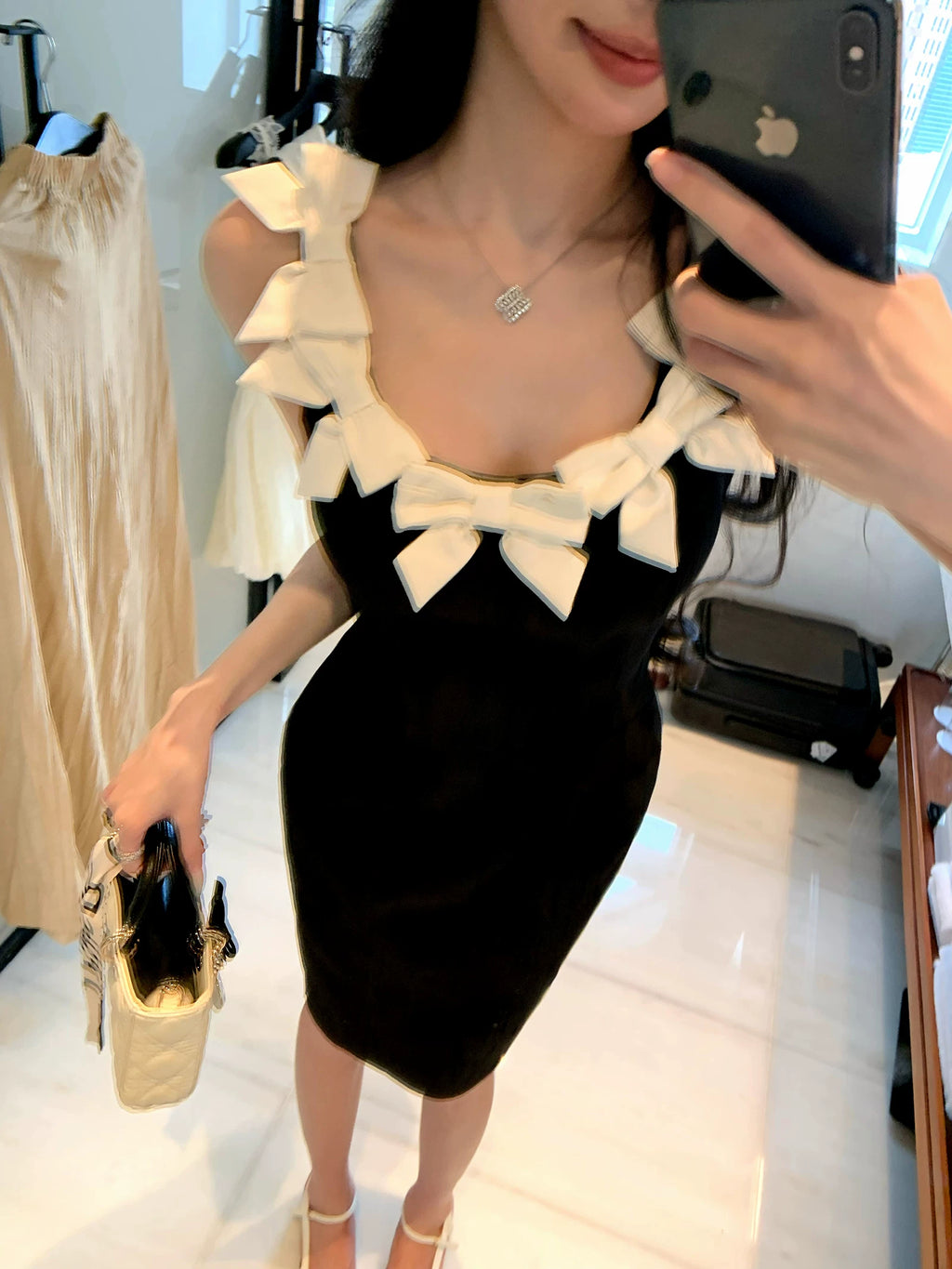 Barb Chill Bow Contrast Dress