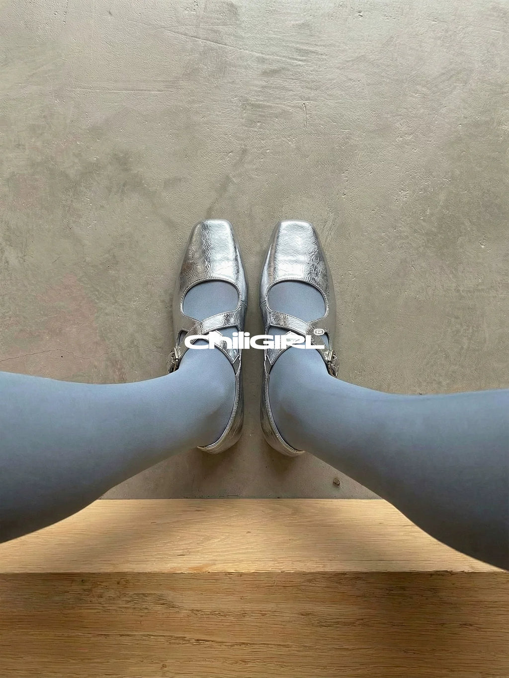 CHILIGIRL One-word Buckle Strap Square Head Shoes