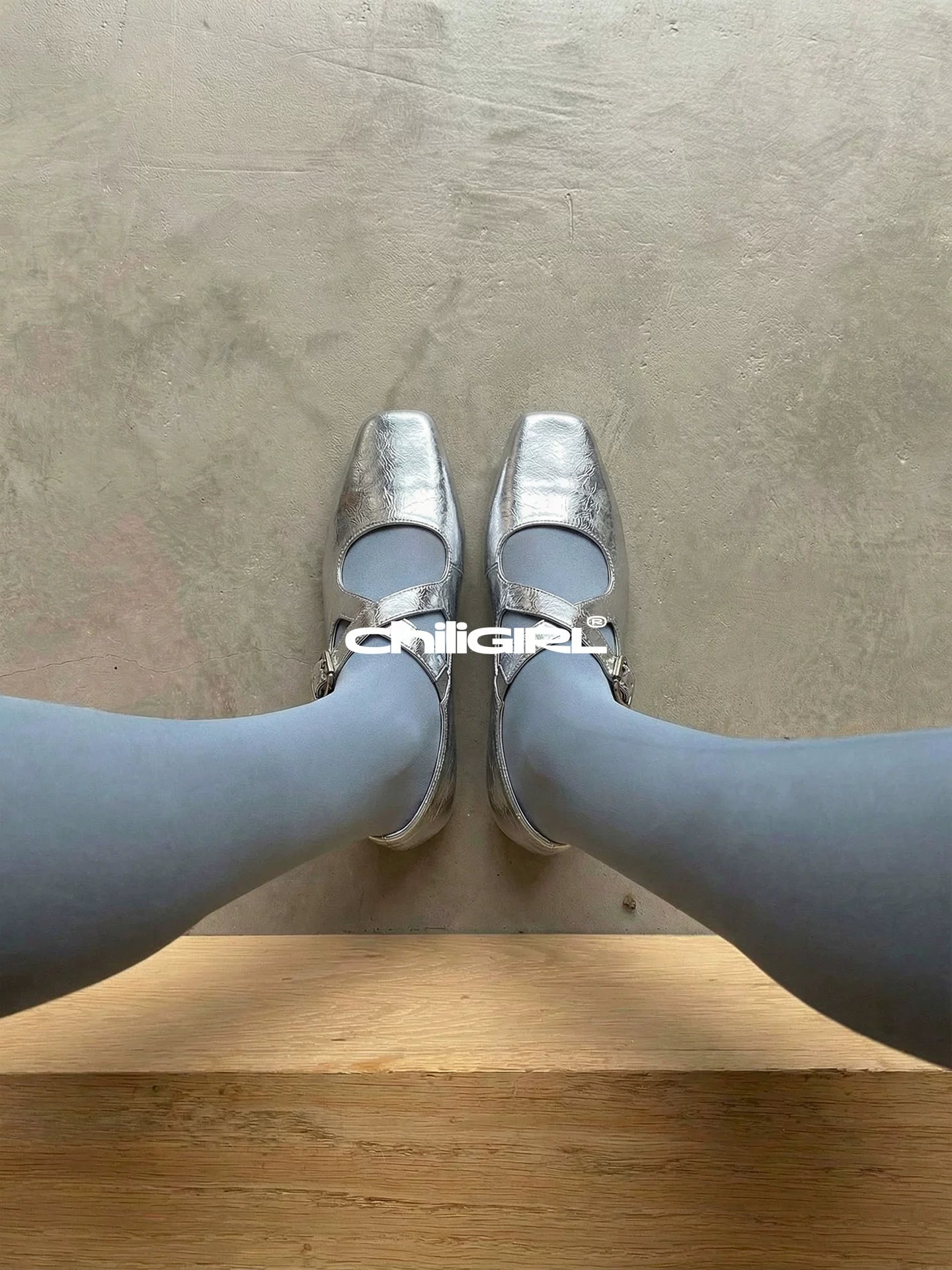 CHILIGIRL One-word Buckle Strap Square Head Shoes