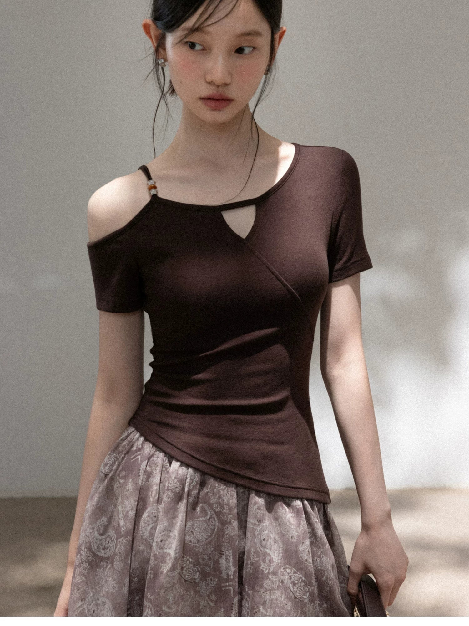 Cantonstory Slanted Shoulder Beaded Slim Tee Skirt Set