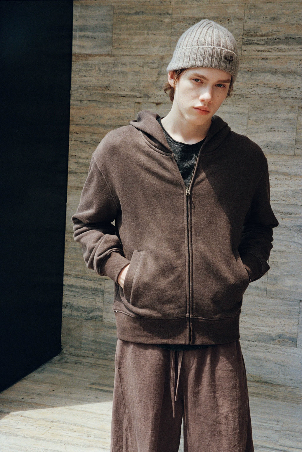 VLABMADE Vintage Slack Simple Zip Hooded Sweater