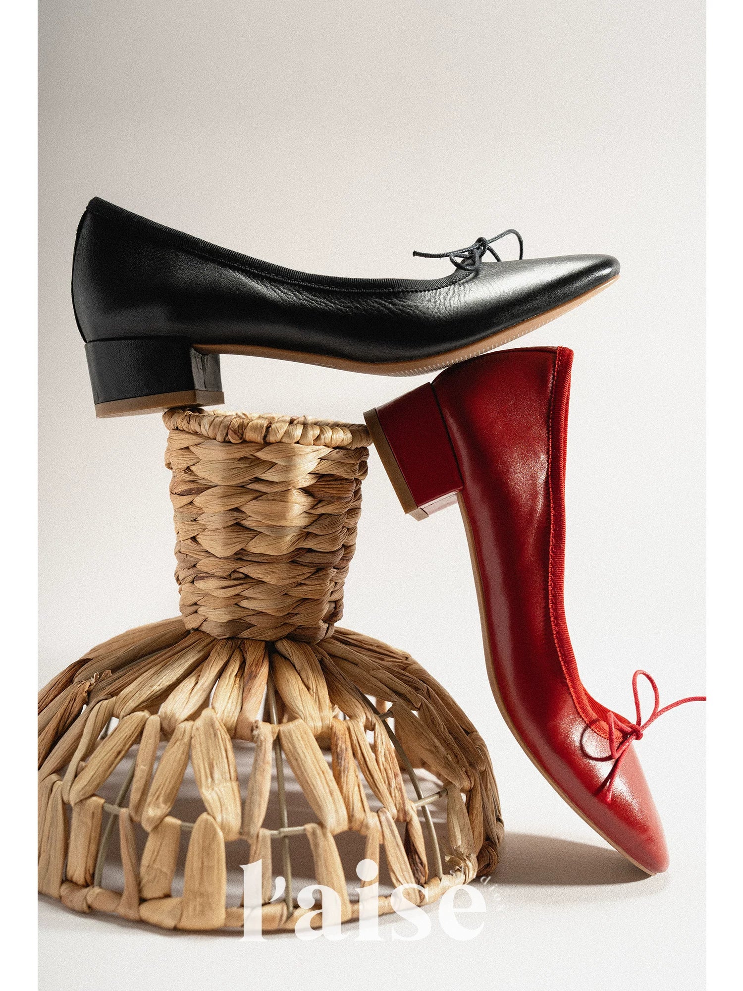 L'aise Shallow Mouth One-pedal Single Shoes