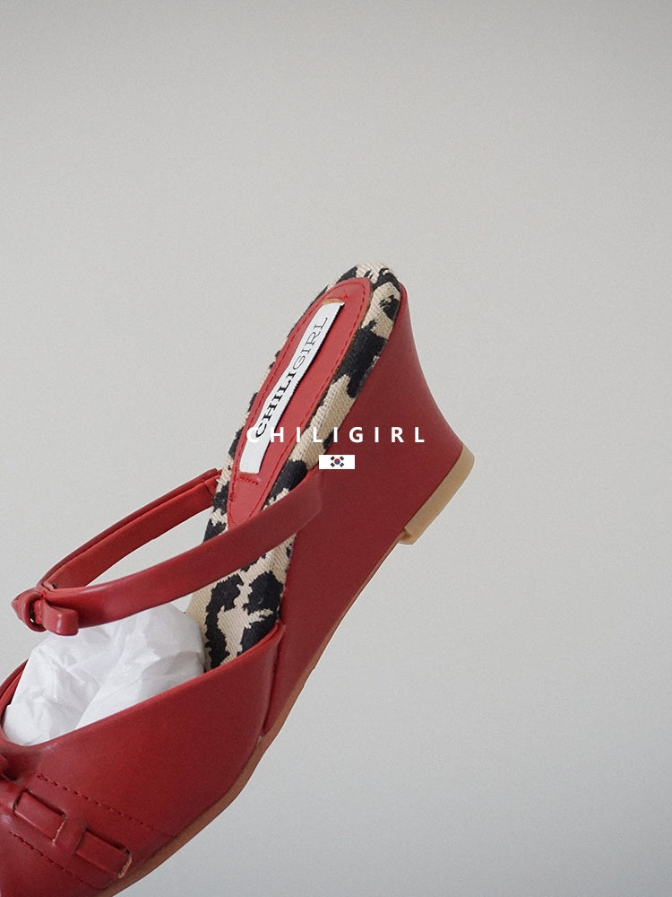 CHILIGIRL Wedge Heel Bow Contrasting Leopard Print Open-toed Half Slippers