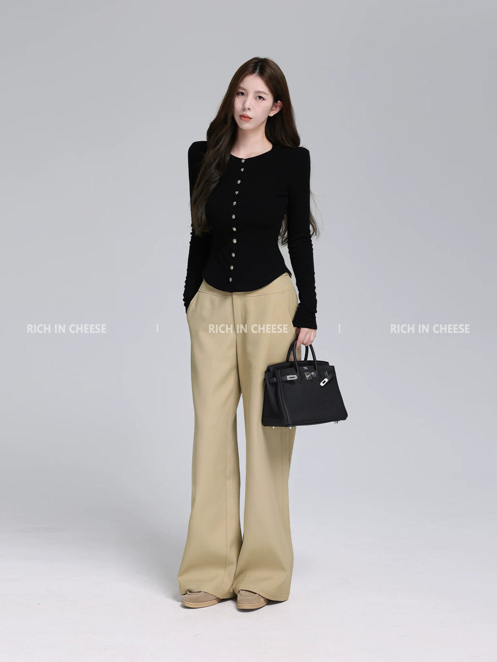 RICH IN CHEESE Metal Buckle Premium Crew-neck Knitted Cardigan