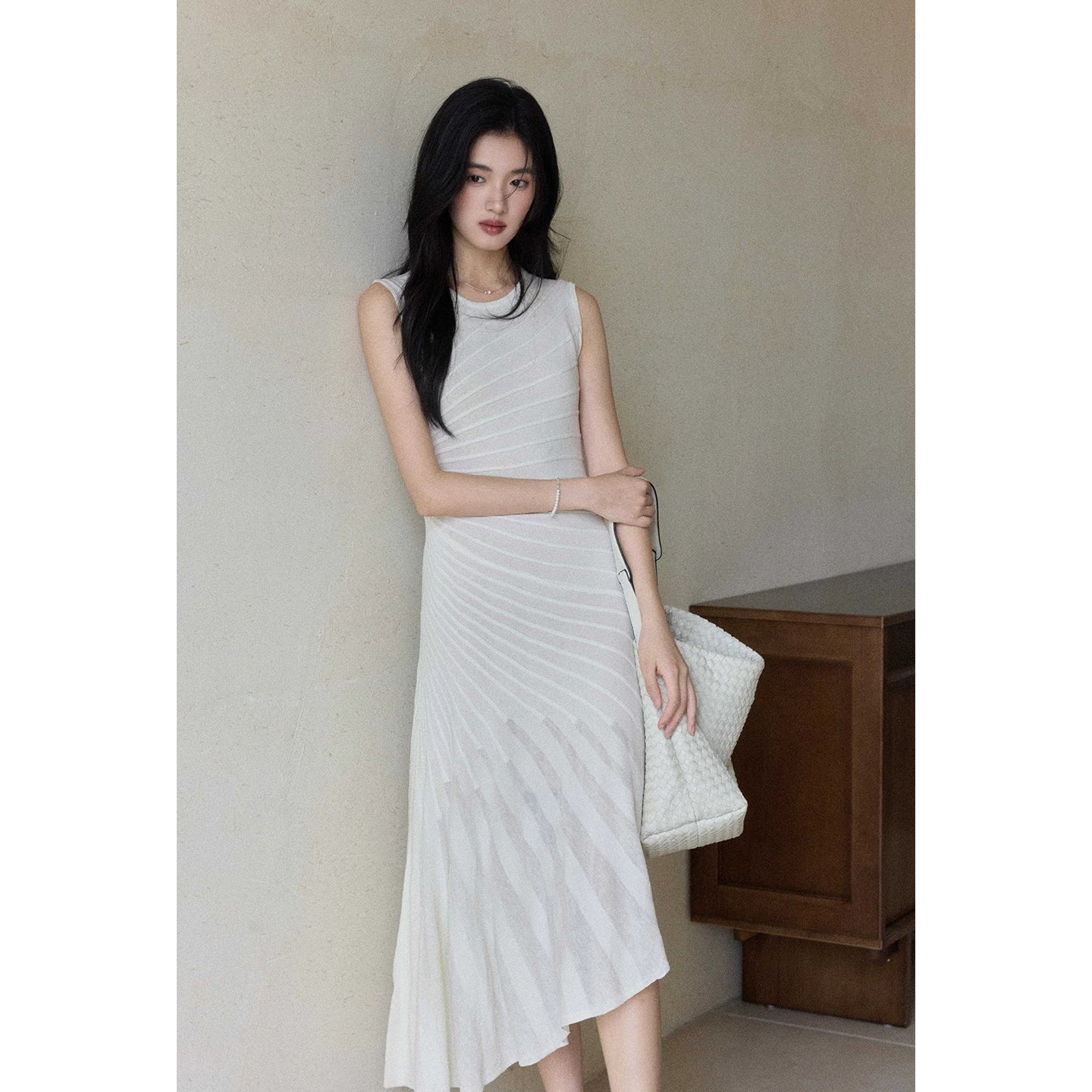 TYANG High-end Temperament Sleeveless Diagonal Pleated Dress