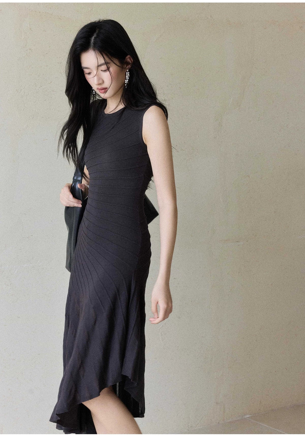 TYANG High-end Temperament Sleeveless Diagonal Pleated Dress