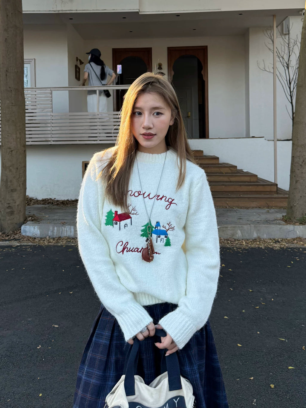 CCYE Vintage Embroidered Crew Neck Pullover Knitted Sweater