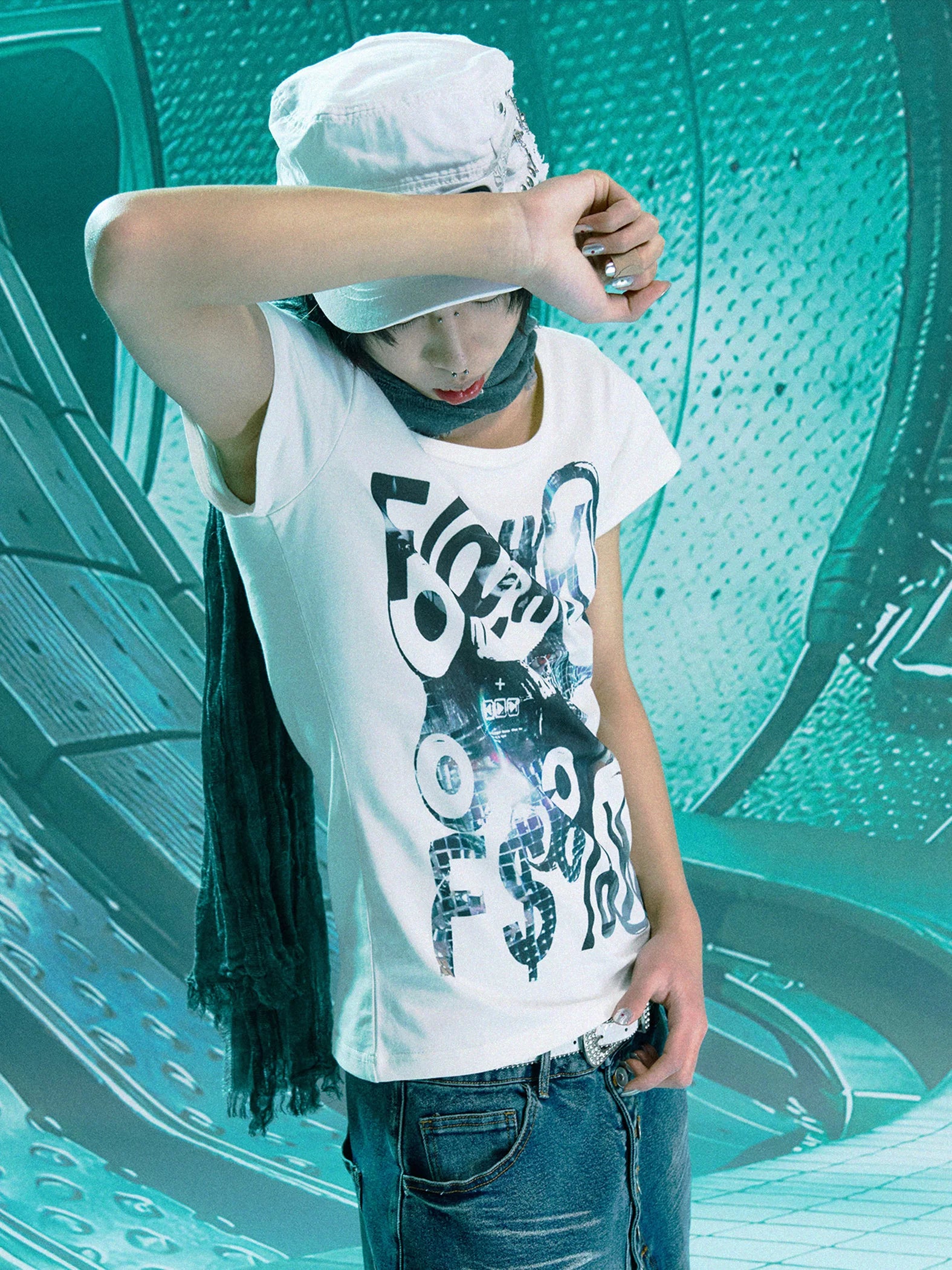 PAIKI Pulse Font Portrait Slim Fit Front Shoulder Tee