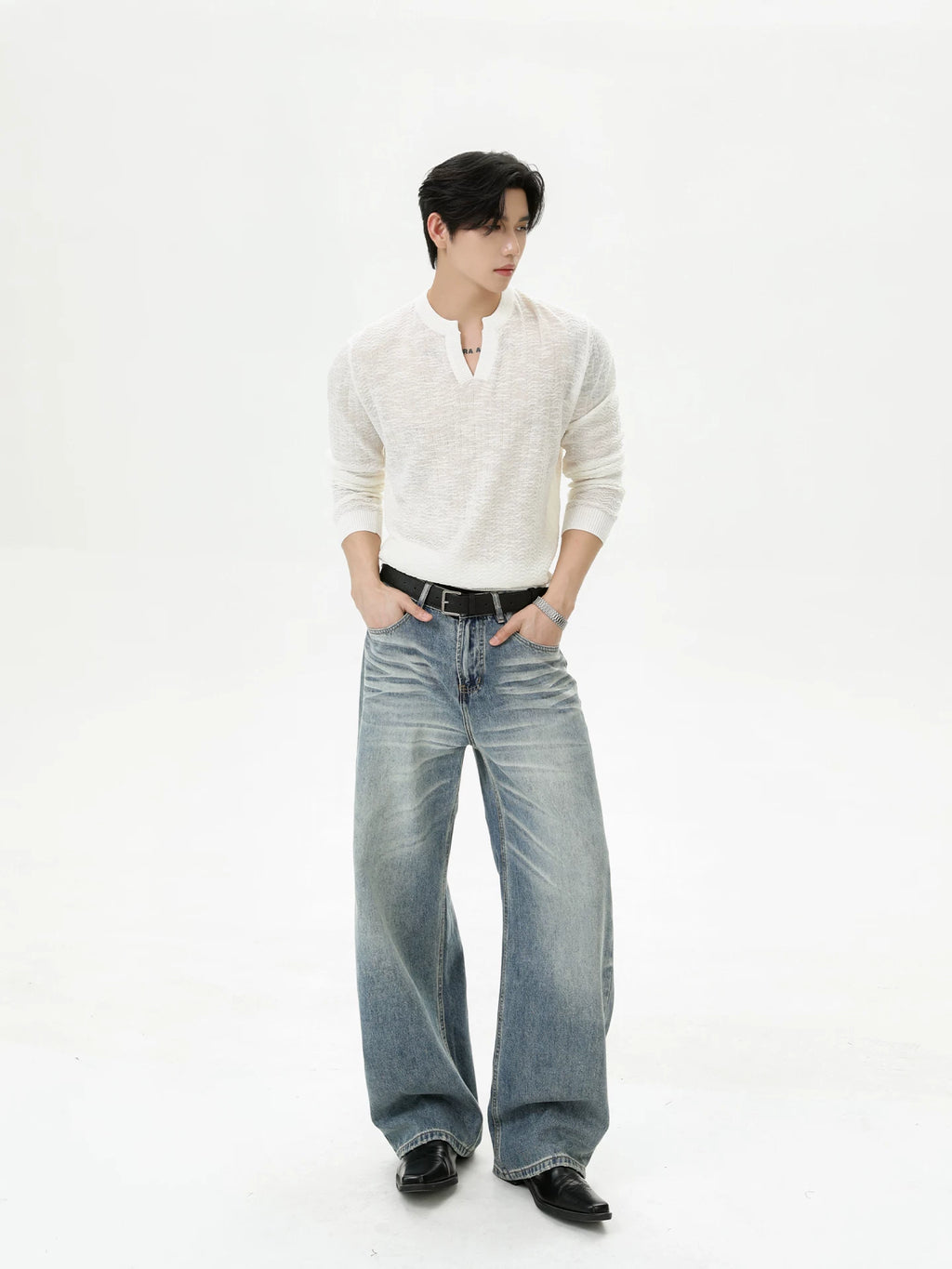 TURNTIDE Front Shoulder V-neck Knitted Tee