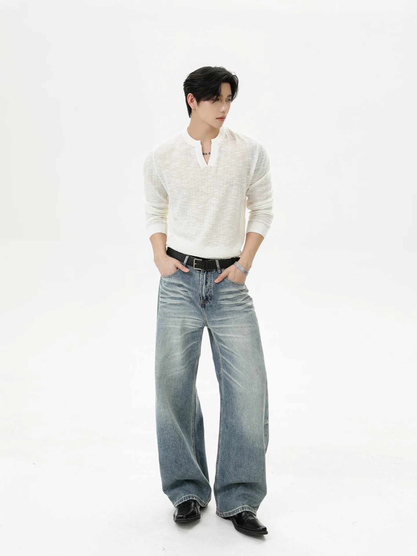 TURNTIDE Front Shoulder V-neck Knitted Tee