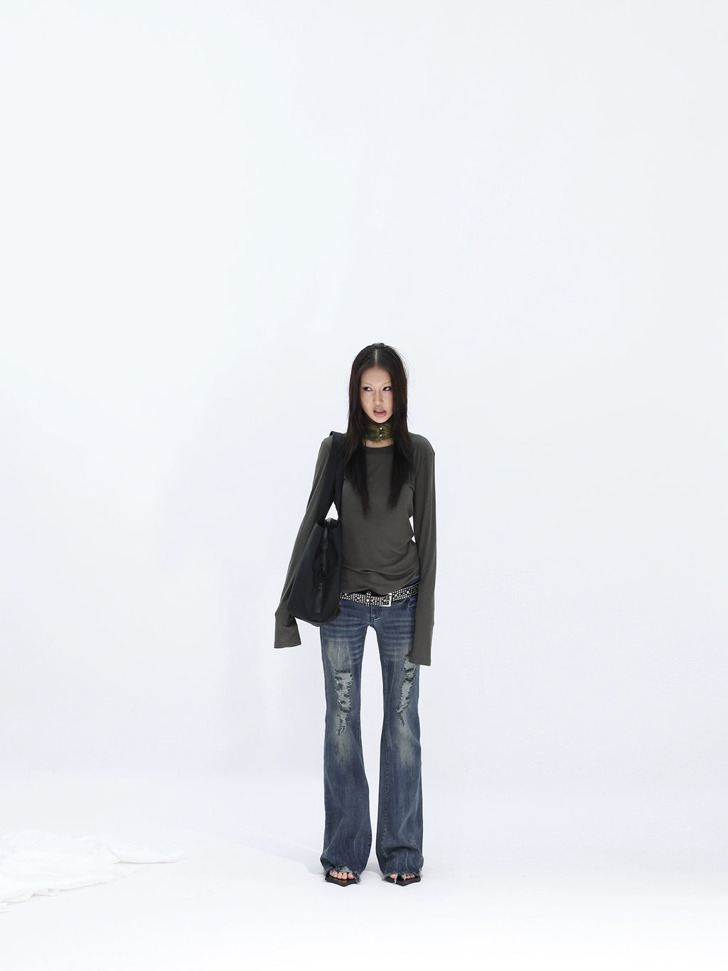 FUZZYKON Low Waist Flashing Hot Drilling Ripped Horn Jeans