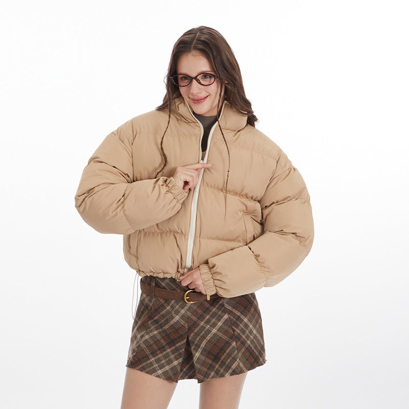 Nariele Wears A Stand-up Collar and A Loose Thickened Coat on Both Sides