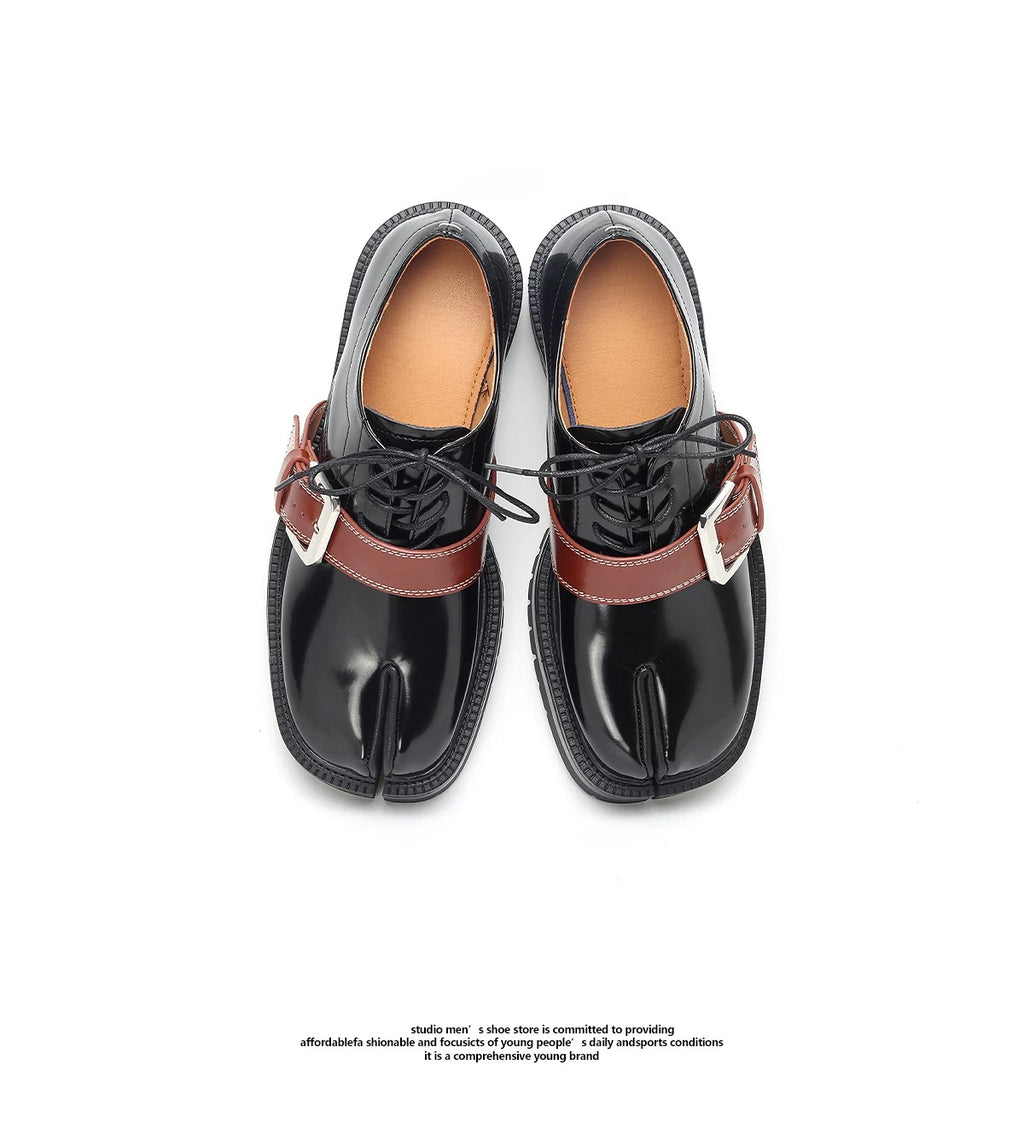 SHENLV STUDIO Buckle Tabi Shoes