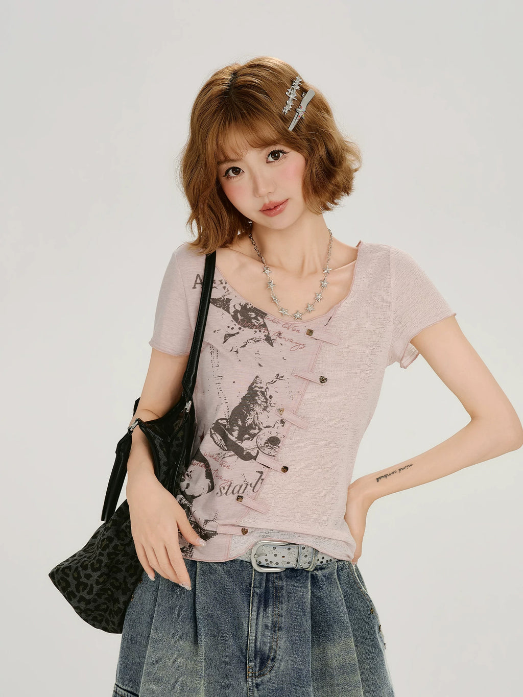 Girlyhalo Vintage Large Crewneck Shoulder-length Slim Tee