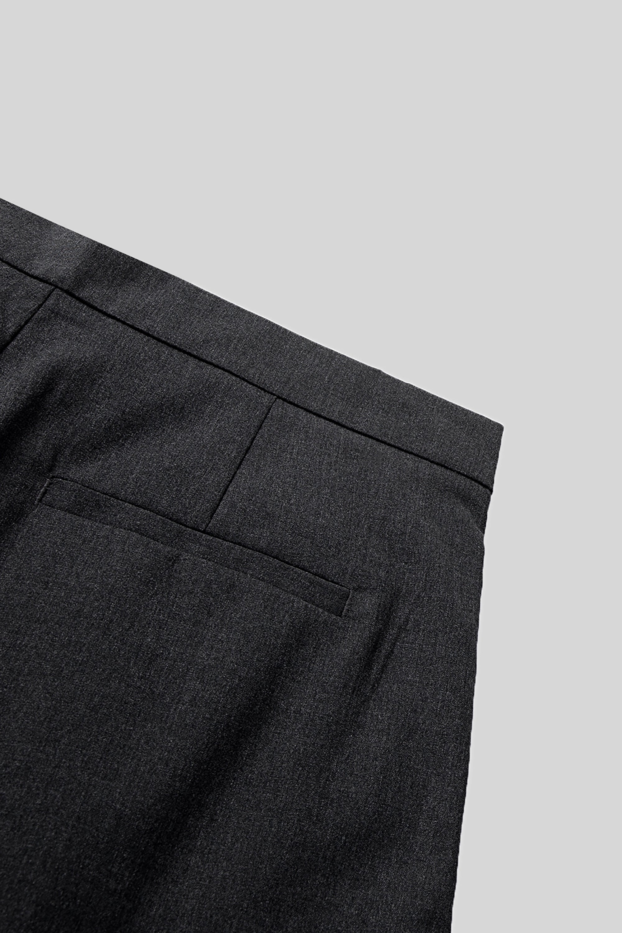 COLN Line-sensitive Flyer Slightly Wide Flared Pants