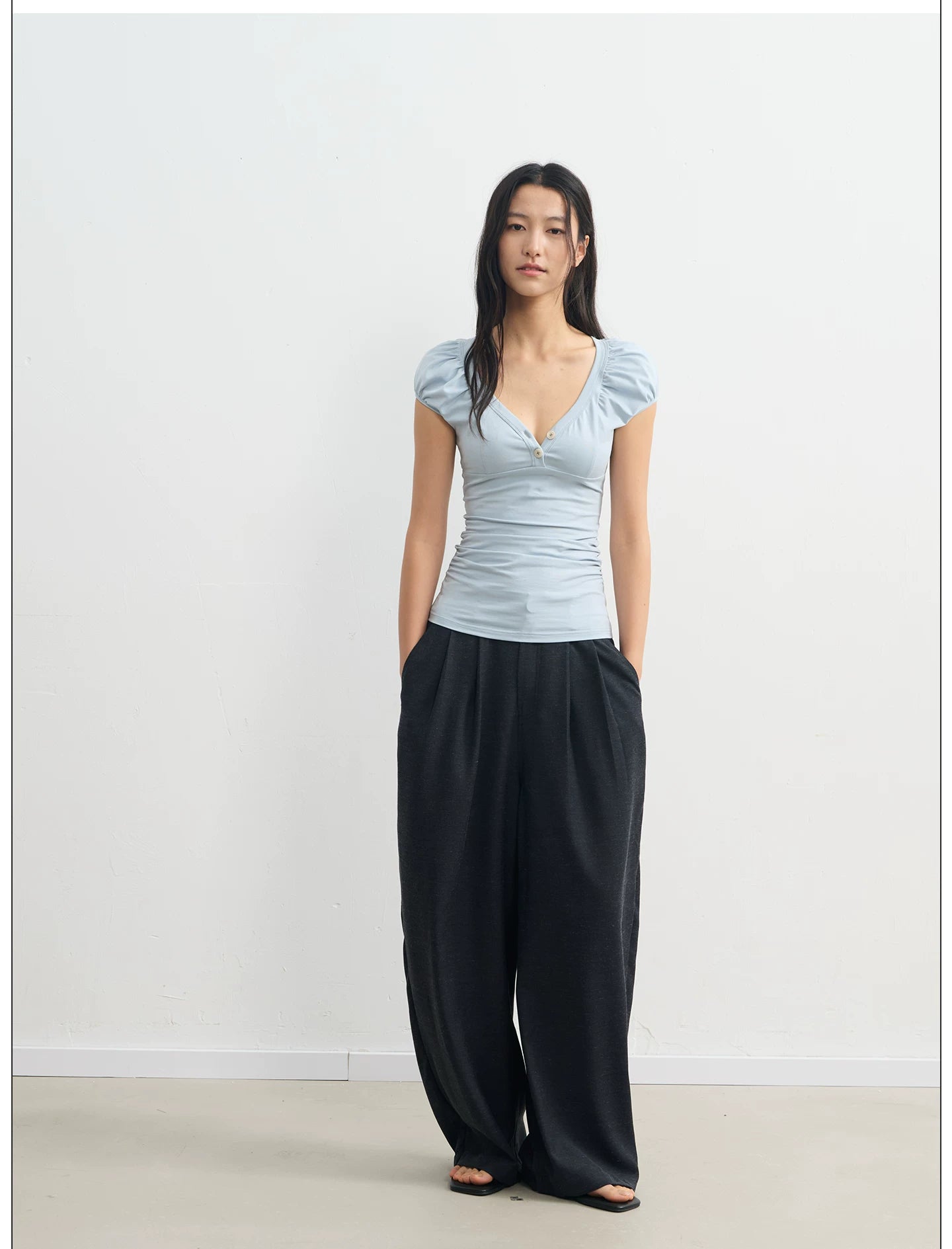 LINY LIBERTY Deep V-neck Pleated Slim Waist Tee