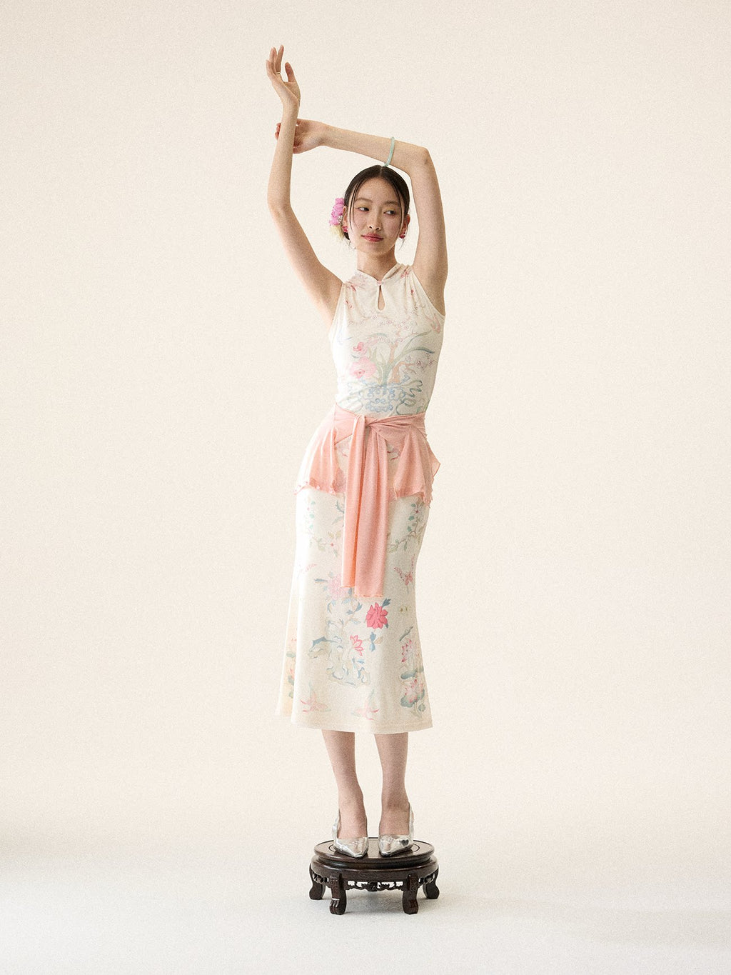LOUMUTAKU Vase Porcelain Hand-painted Mesh Cheongsam Dress