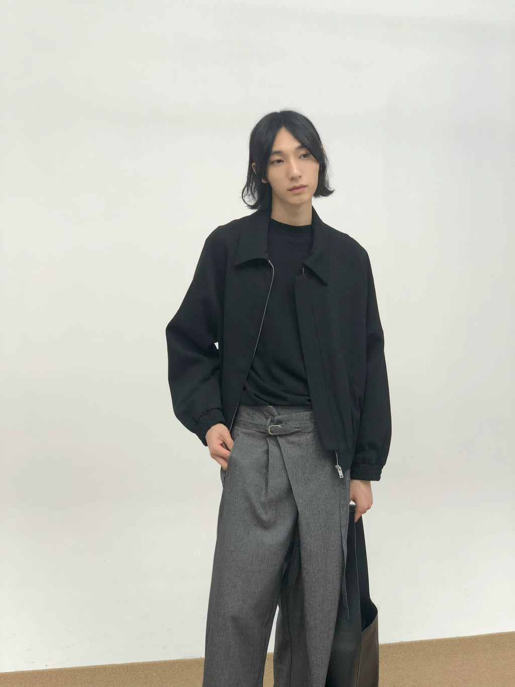 COLN Short Deconstructed Loose Zipper Jacket