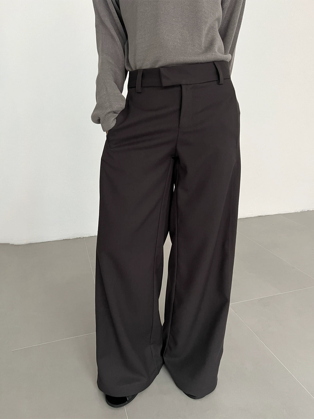 COLN Low-rise Wide-leg Flared Pants