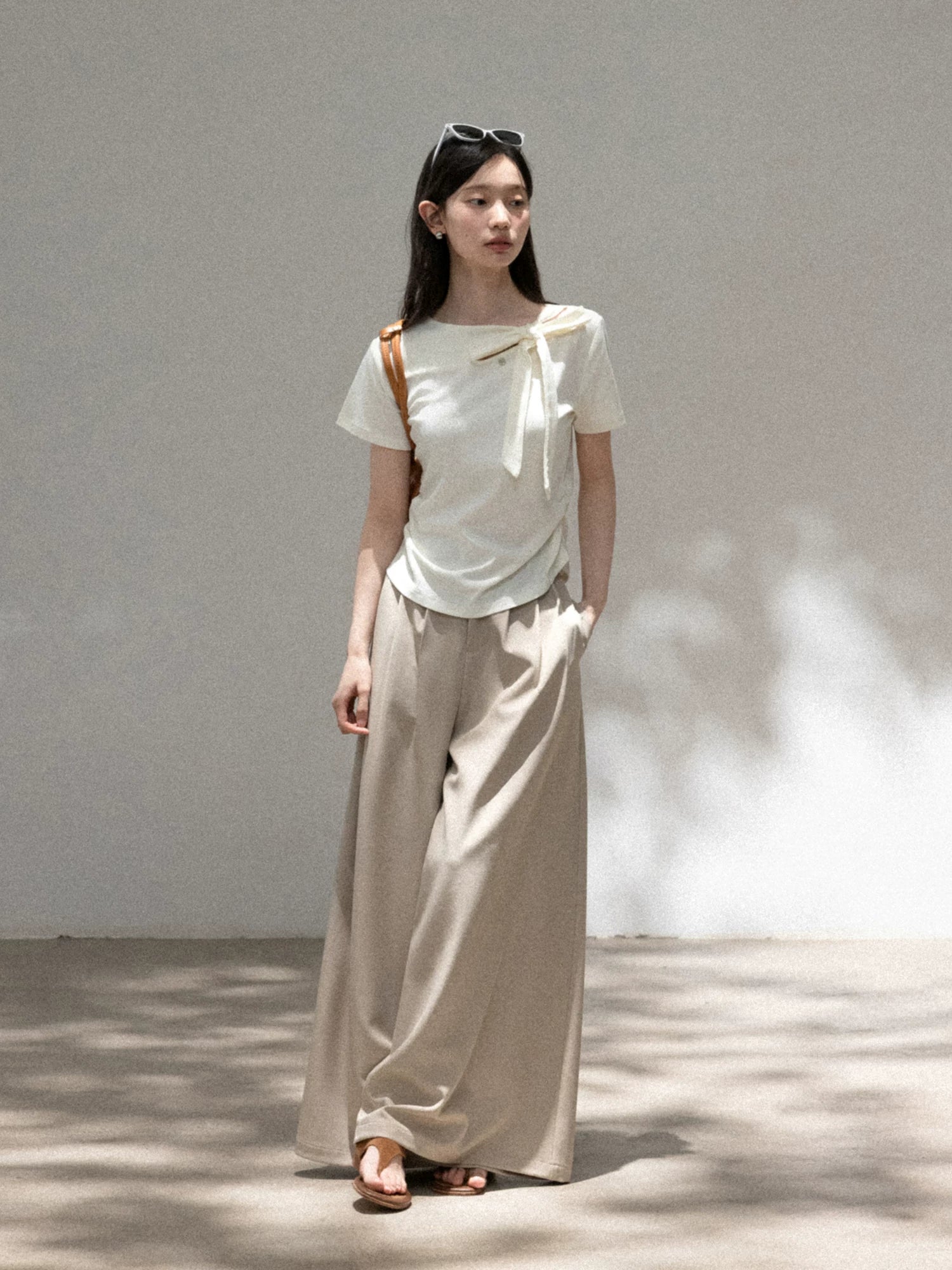 Cantonstory Crew Neck Front Shoulder Waist Thin Tee