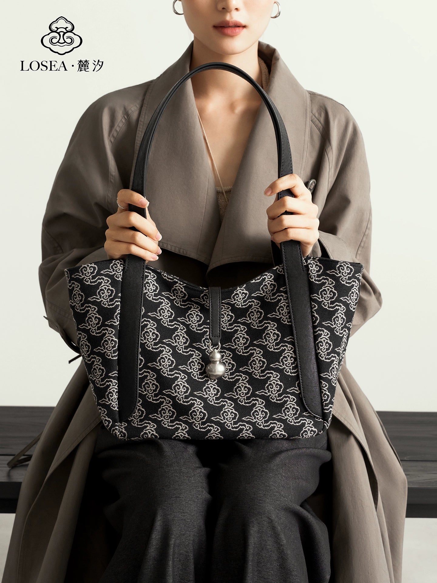 LOSEA Versatile Embroidered Vegetable Basket Tote Bag