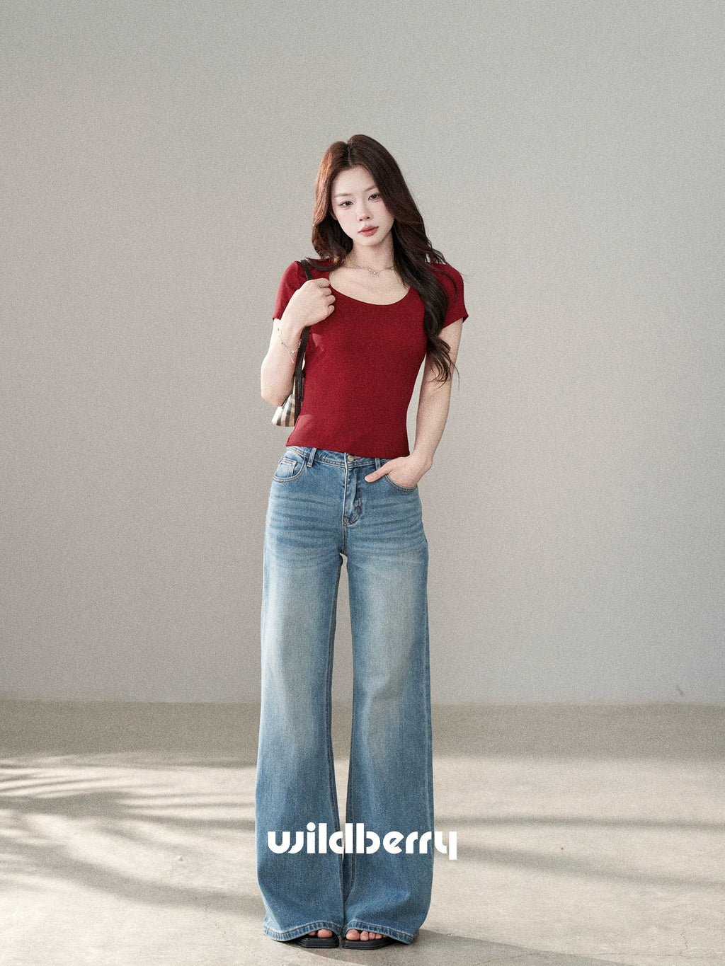 Wildberry U-neck Casual Slim and Thin Tee