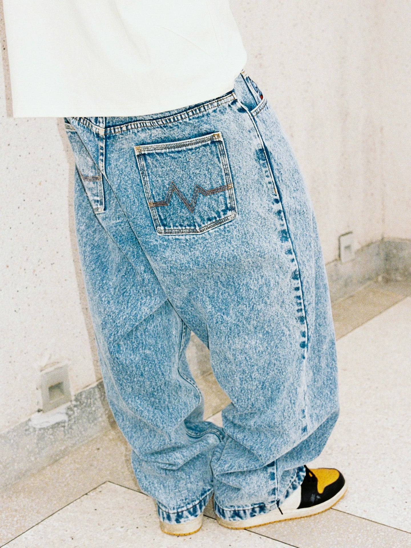 MindError Vintage Baby Elephant Embroidered Loose Straight Jeans