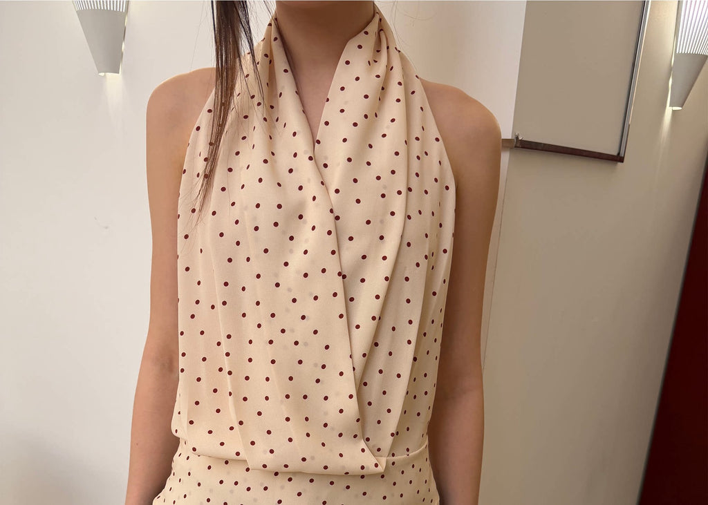 Set for life Sleeveless neck cross collar waist top