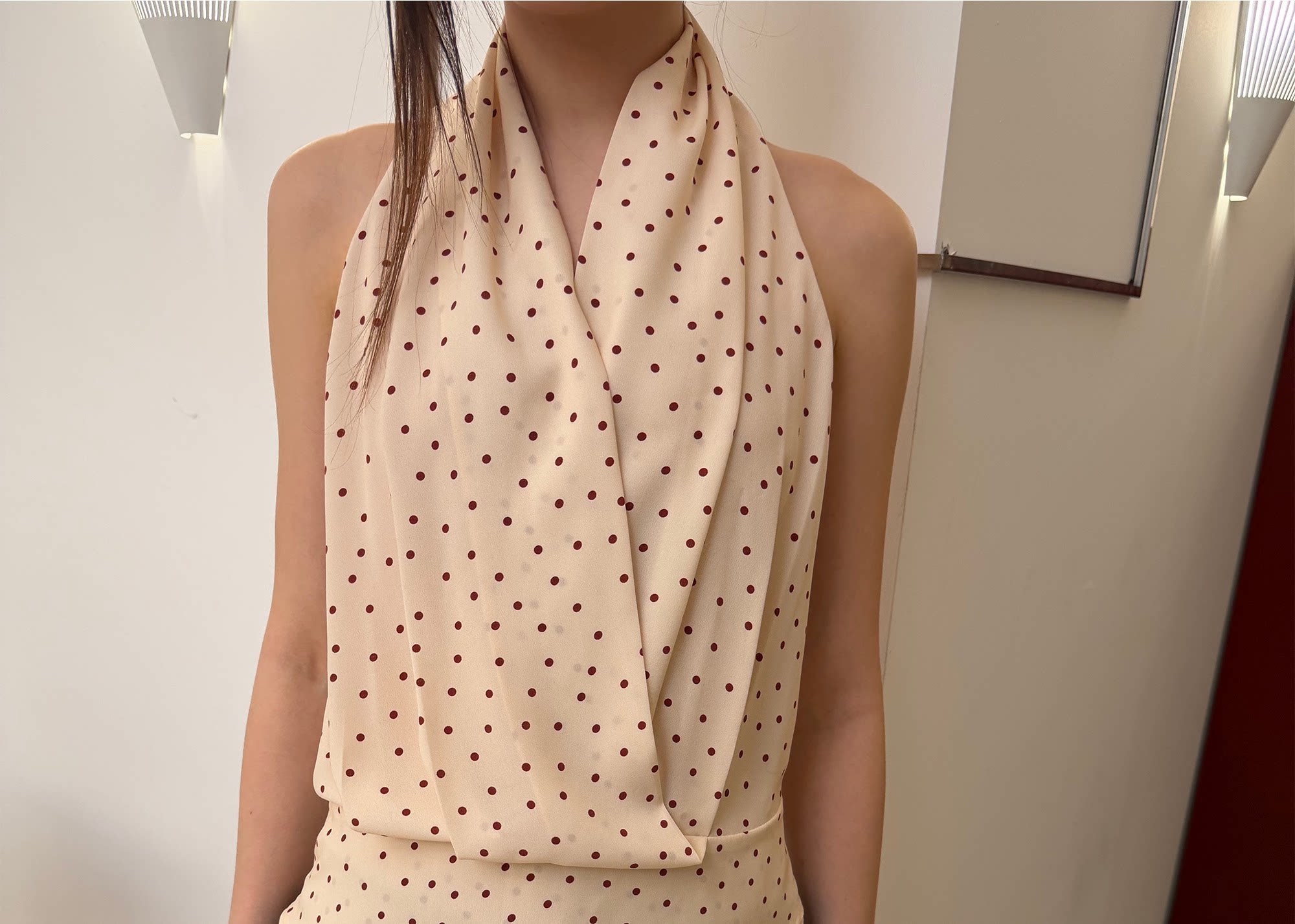Set for life Sleeveless neck cross collar waist top