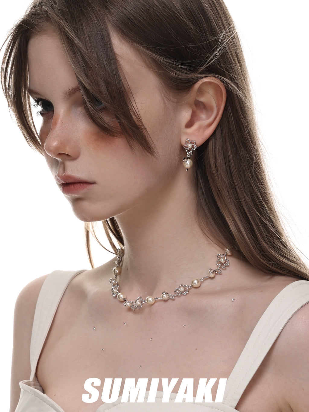 SUMIYAKI Graffiti Line Sense Small Flower Pearl Hollow Necklace