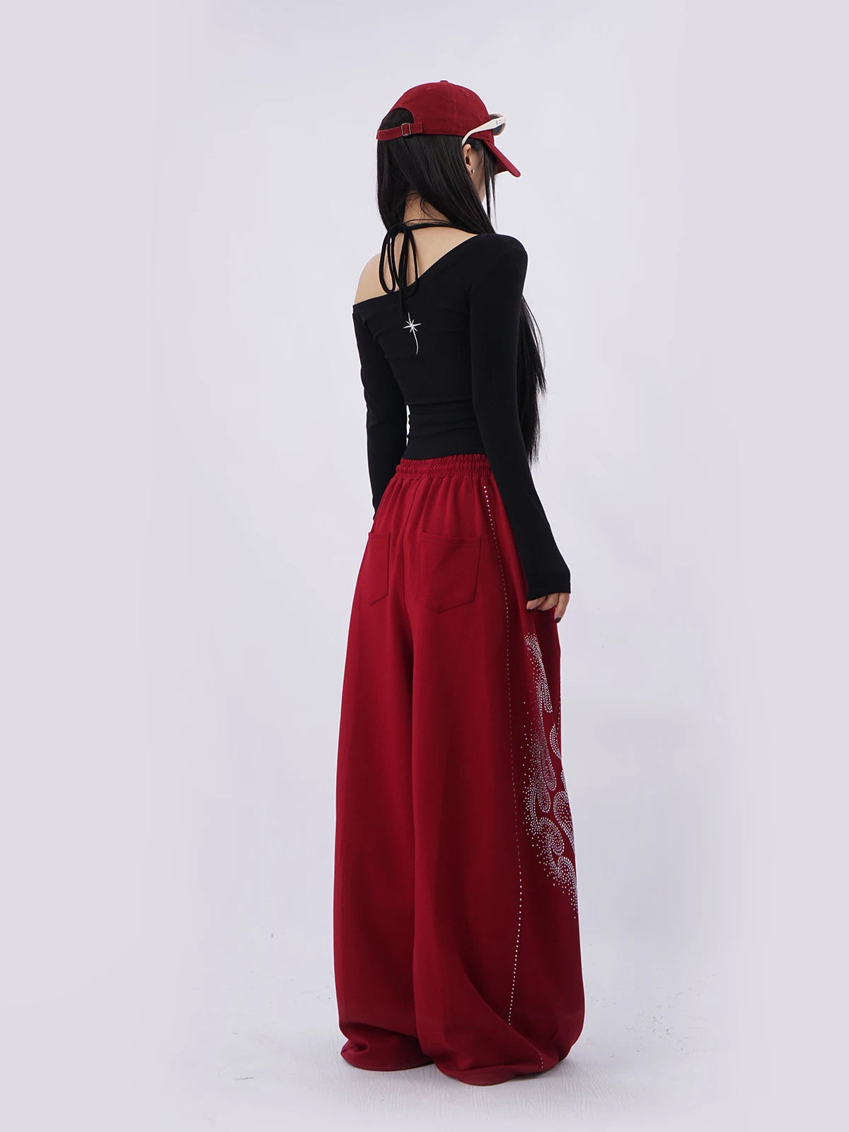 SAMUSAN Letter Embroidered Slanted Shoulder Long Sleeve
