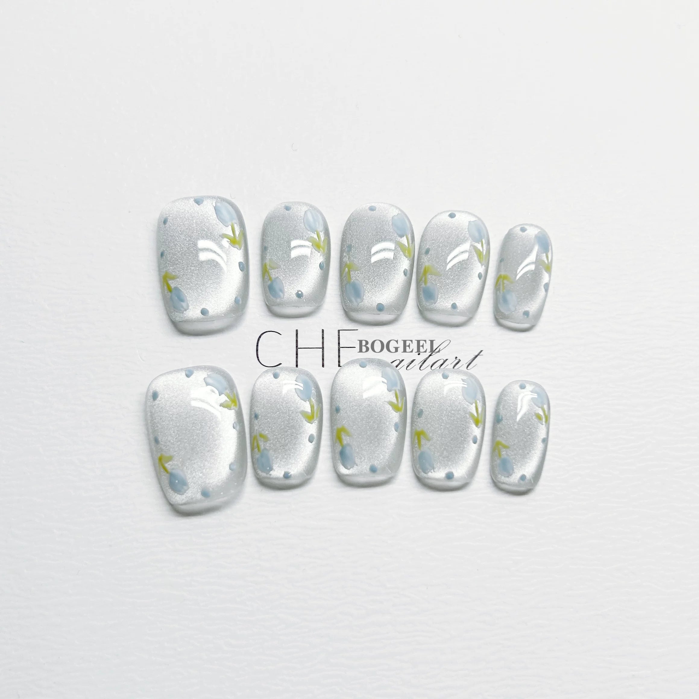 BOGEEL Cat's Eye Small Flower White Wearing Armor