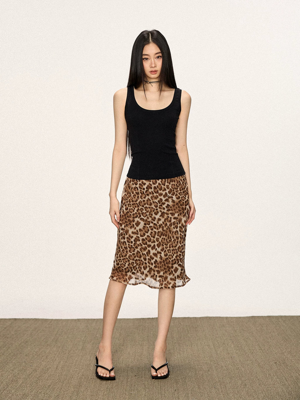 Cherry Melody Slim Fit U-neck Vest