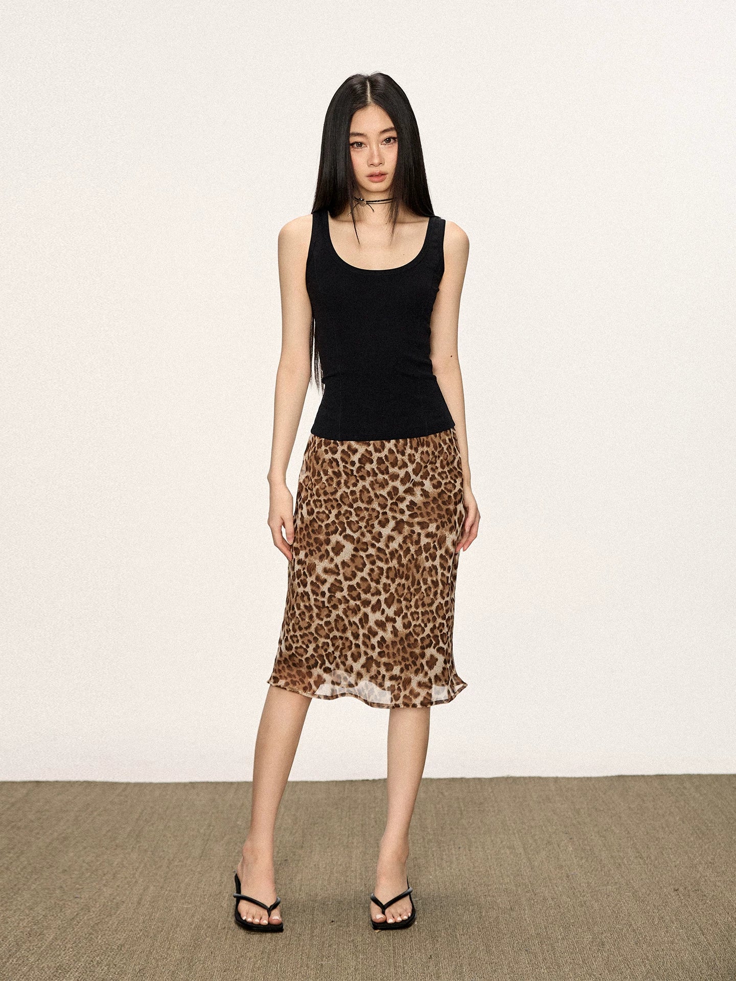 Cherry Melody Slim Fit U-neck Vest