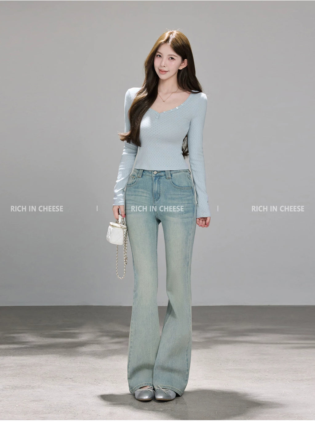 RICH IN CHEESE Slim and Versatile Long Sleeves