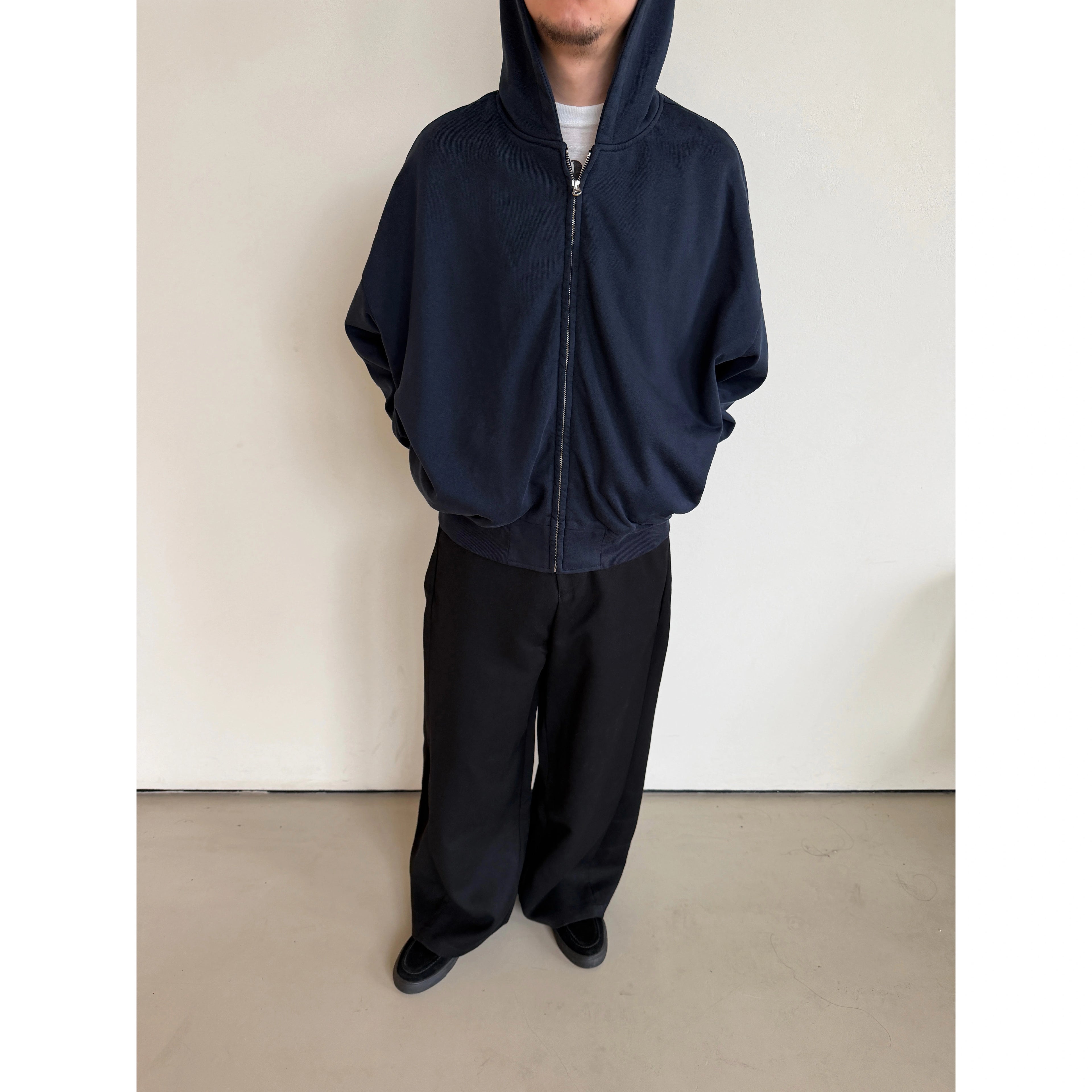 Anniehall Large Silhouette Bat Sleeve Short Wide Zip Hooded Sweater