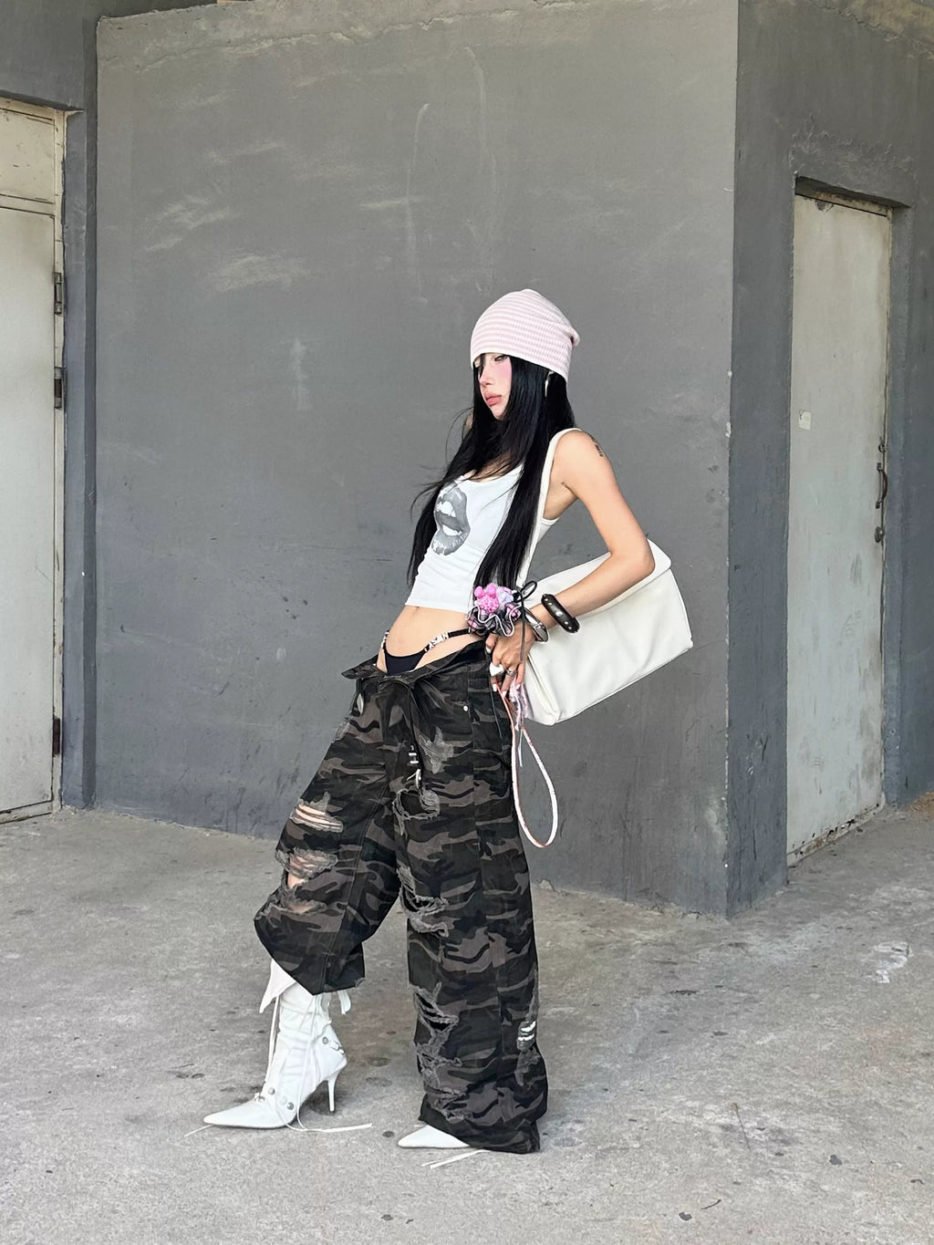 YBSSTREETMARKET Slim Fit Lip Print Vest