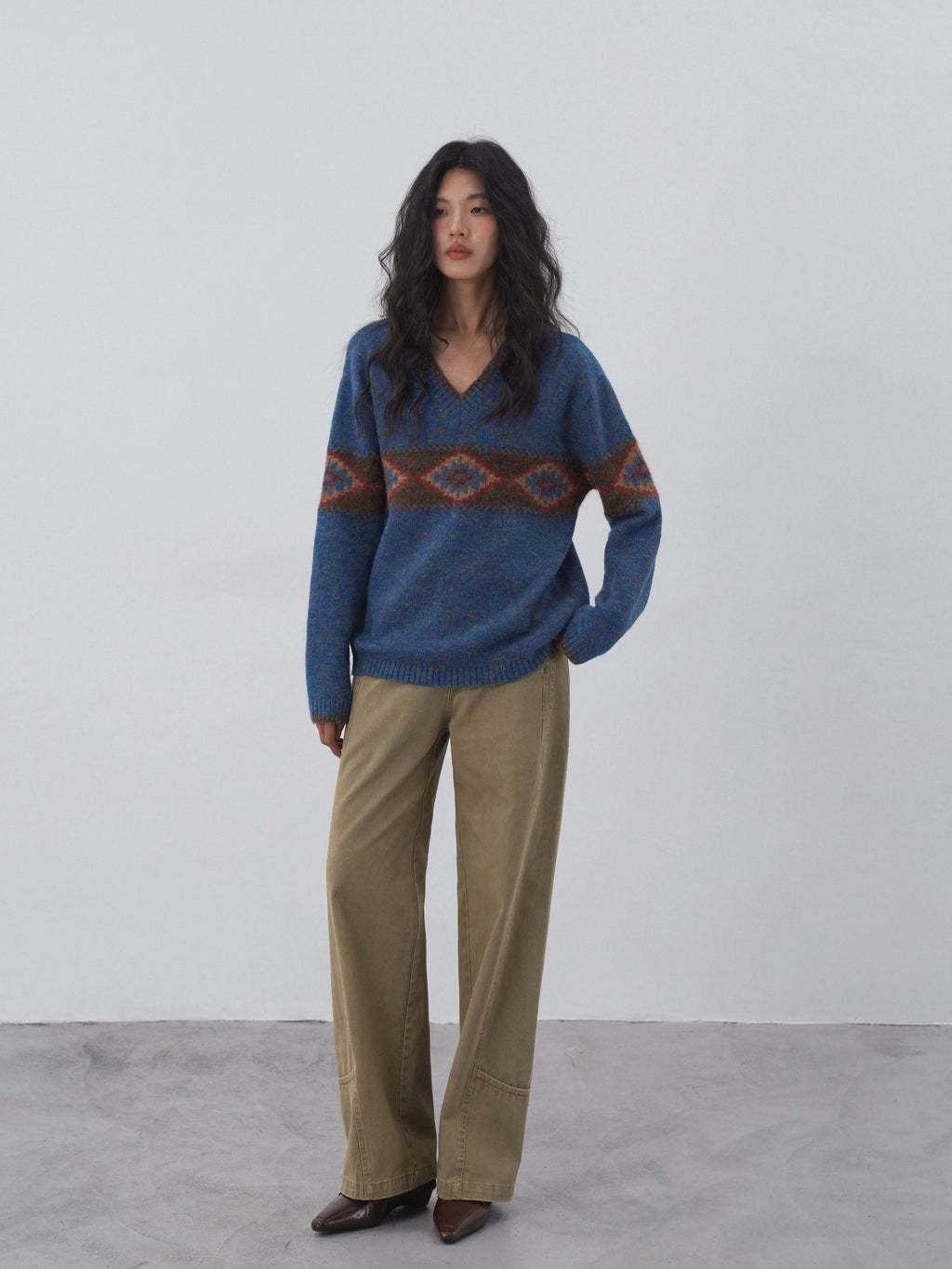 EIGHTHMONTH Vintage Jacquard V-neck Sweater