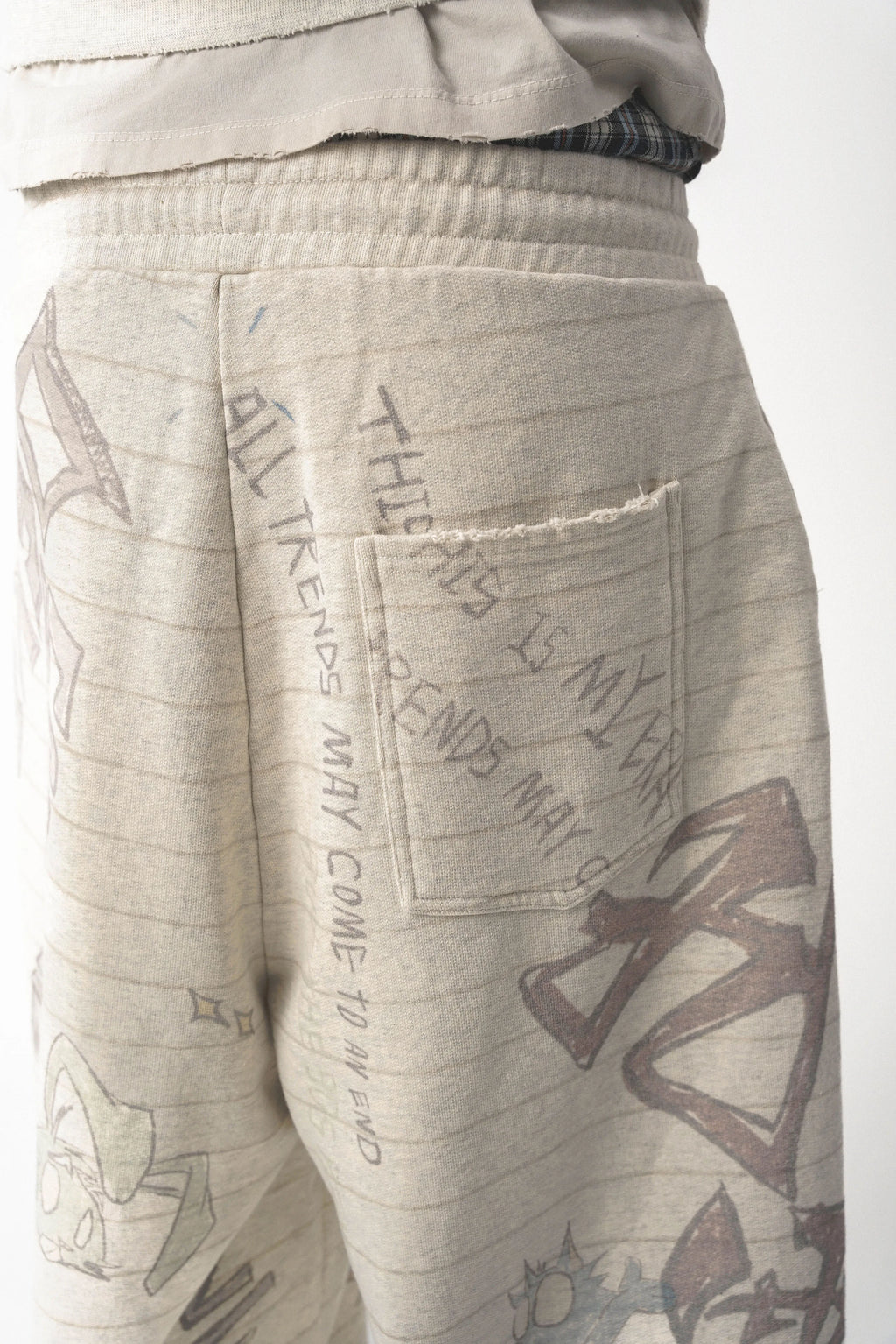 TH90 Loose Graffiti Sweatshirt and Casual Pants Set