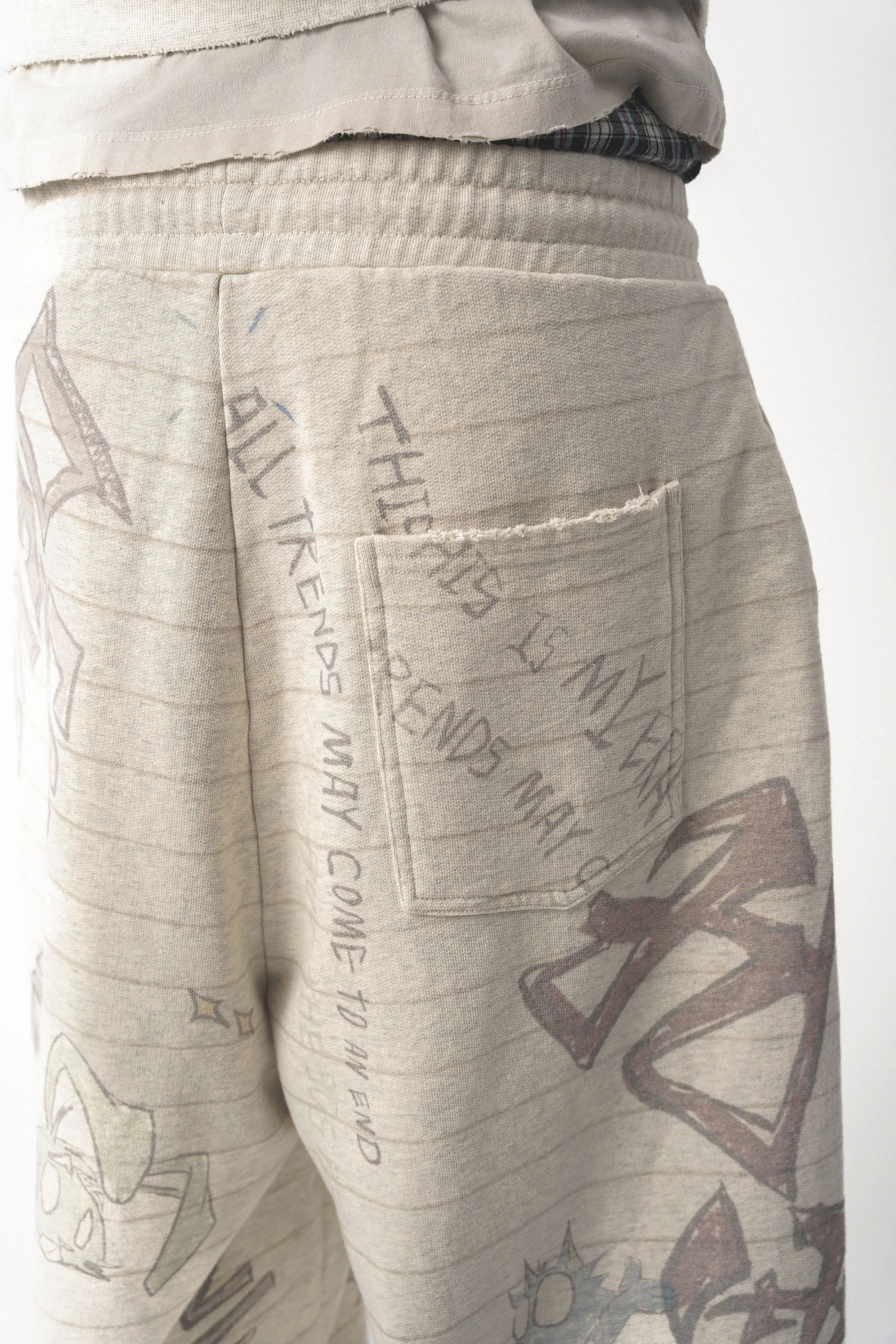 TH90 Loose Graffiti Sweatshirt and Casual Pants Set