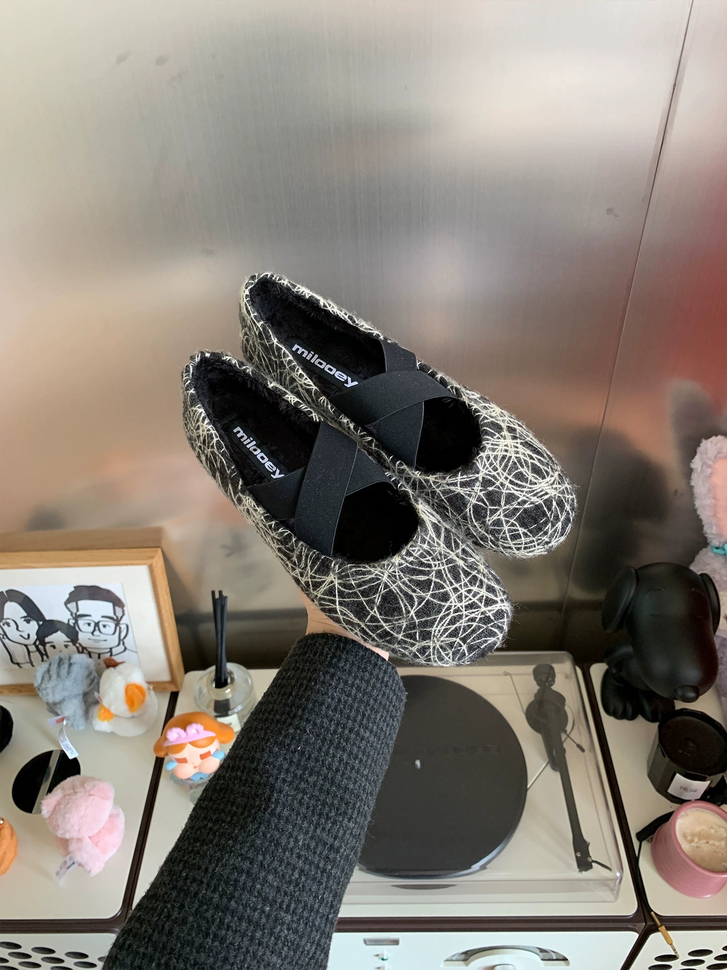 Milooey Cross Strap Out Fluffy Shoes