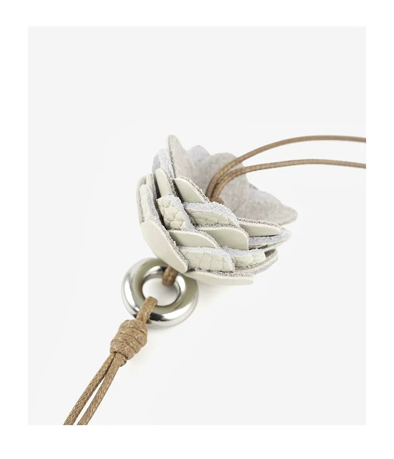 La Festin Floral Delicate Cute Pendant Keychain