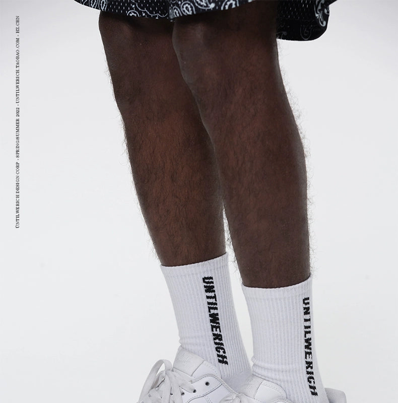 UNTILWERICH Street Solid Color Sports Cotton Medium Tube Socks