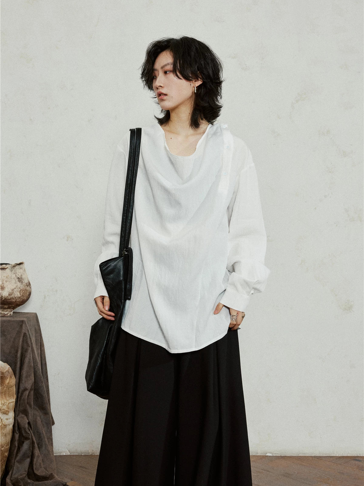 SUNYVONNE Simple Swinging Neck Streamer Loose Shirt