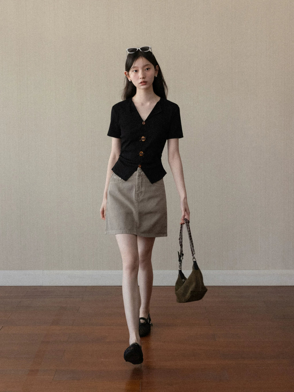 Cantonstory Retro V-neck Front Shoulder Waist Thin Tee