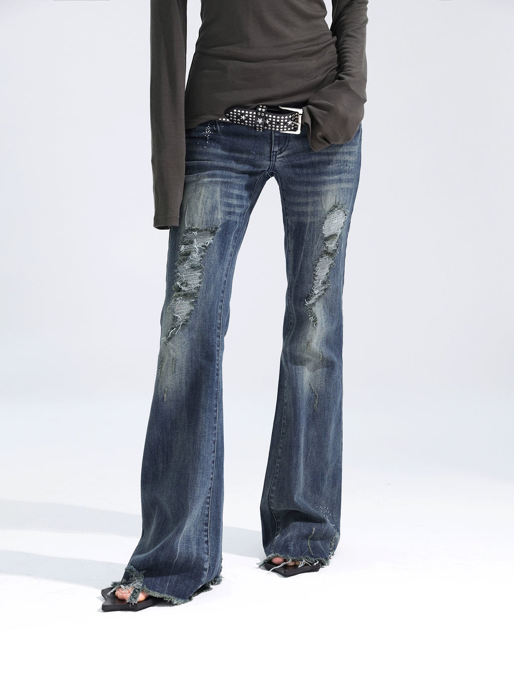 FUZZYKON Low Waist Flashing Hot Drilling Ripped Horn Jeans