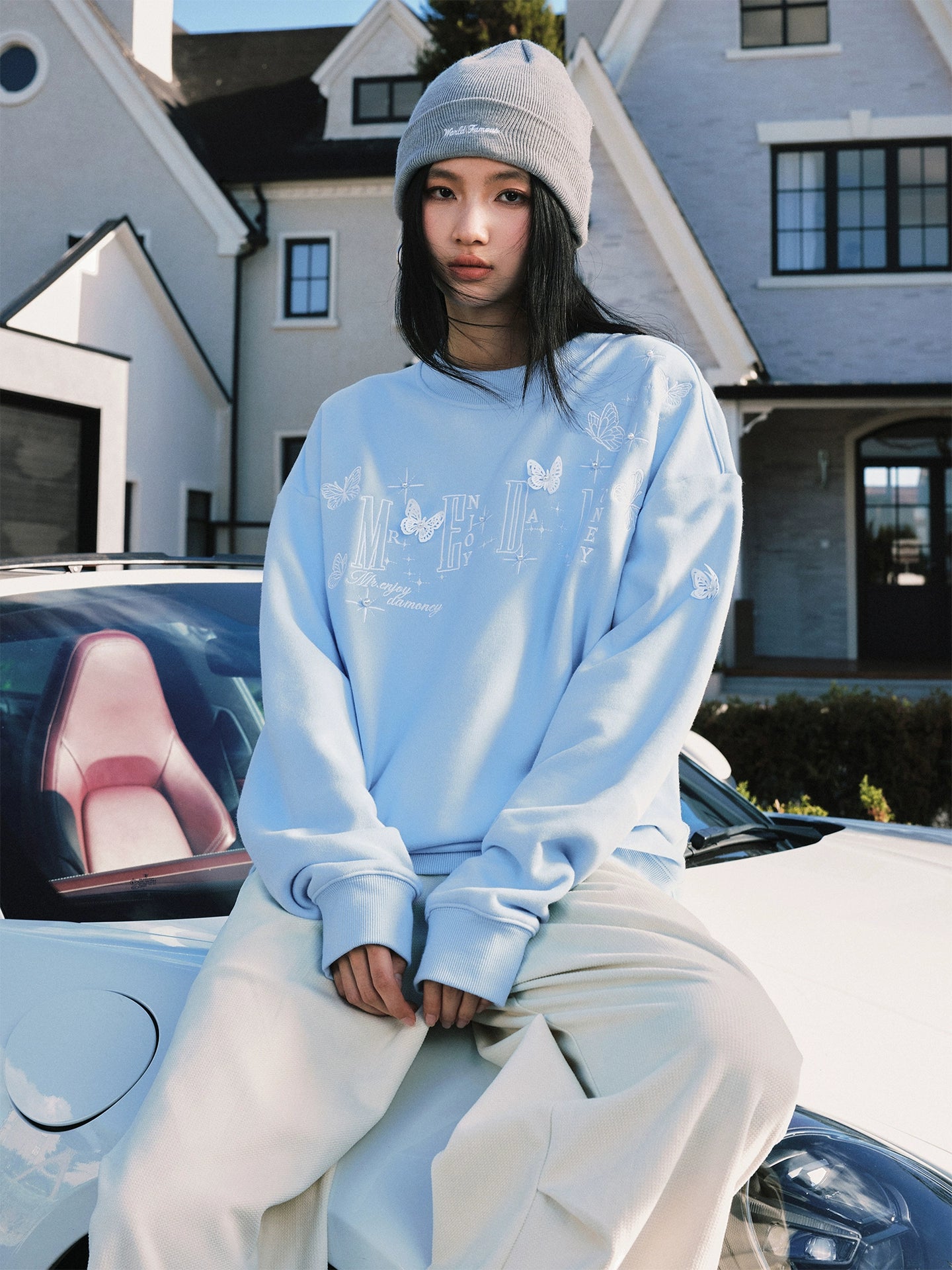 MEDM Three-dimensional Butterfly Crew Neck Sweater