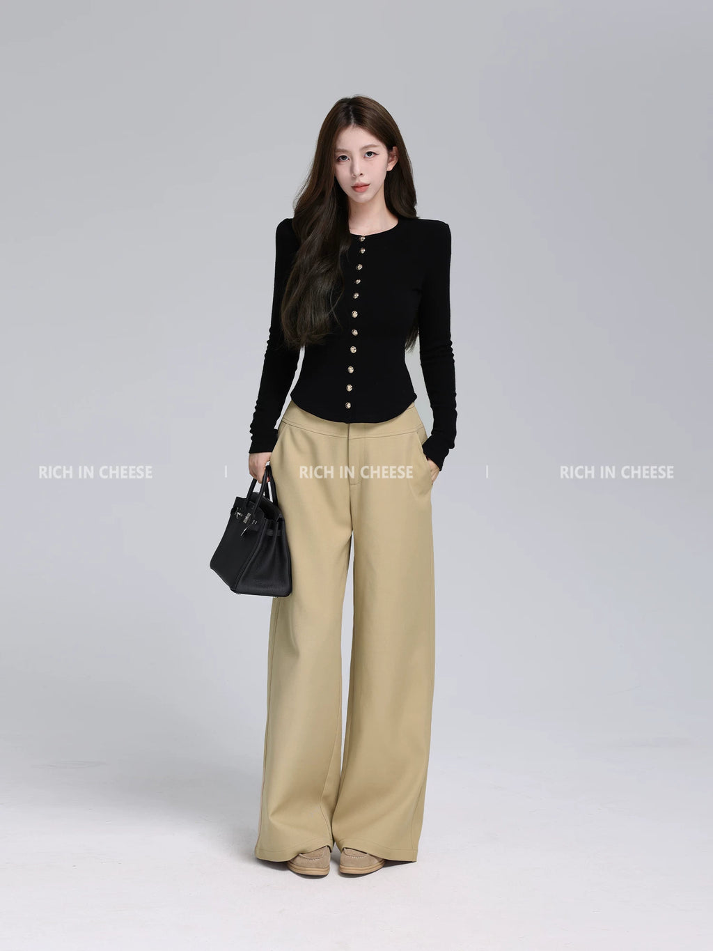 RICH IN CHEESE Metal Buckle Premium Crew-neck Knitted Cardigan