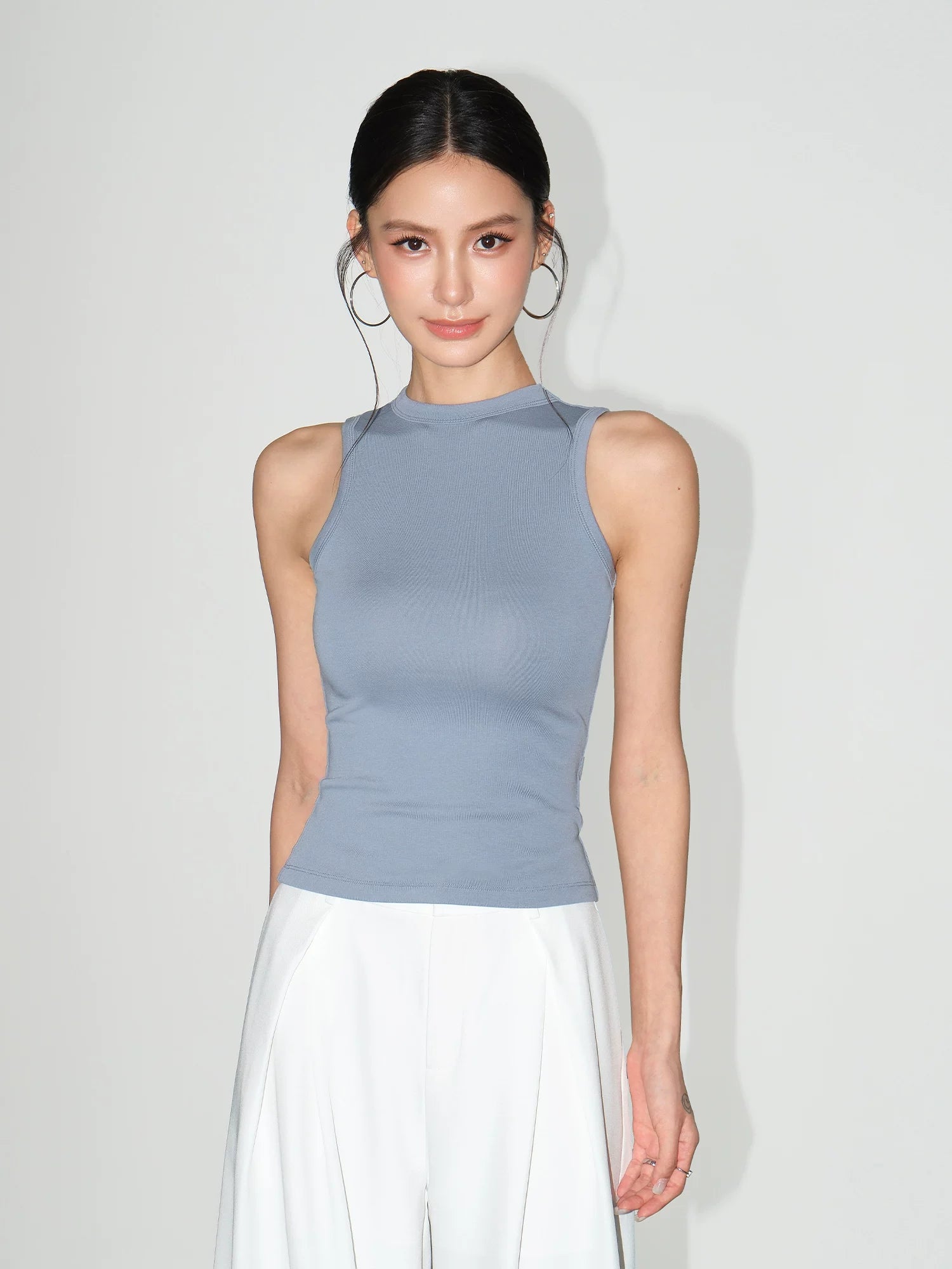 NEVA HU Crew Neck Slim-fit Camisole Vest